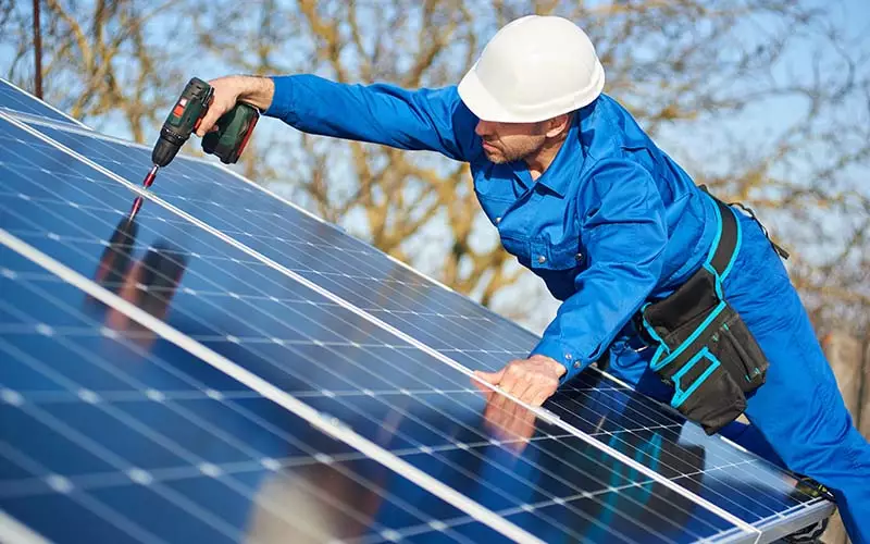 ¿Cómo instalar placas solares en tu vivienda?
