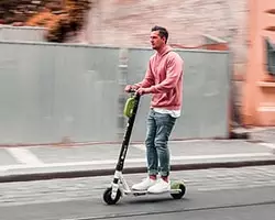 Movilidad eléctrica con patinetes electricos